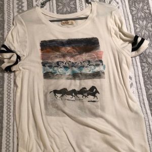 Hollister cream t-shirt